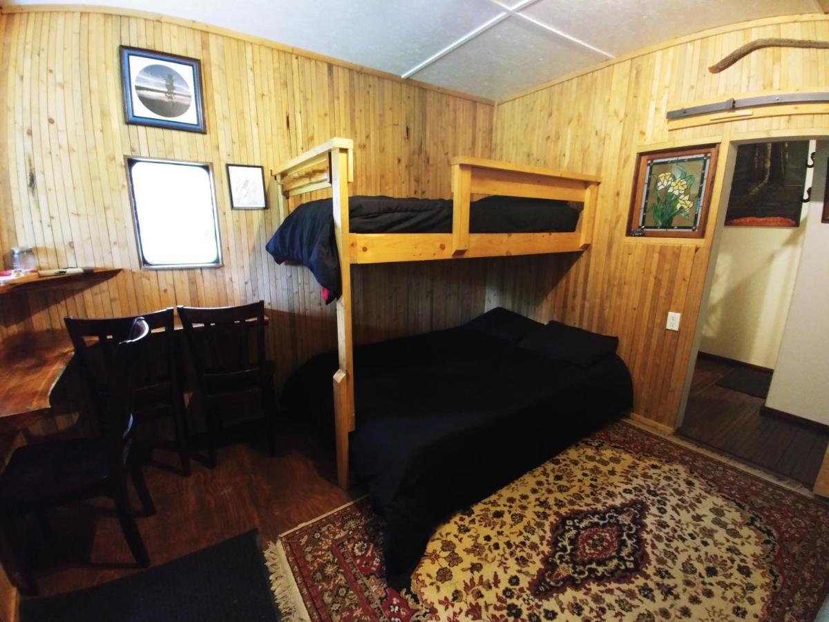 ホテル Bone Creek Wilderness Retreat ブルーリバー エクステリア 写真
